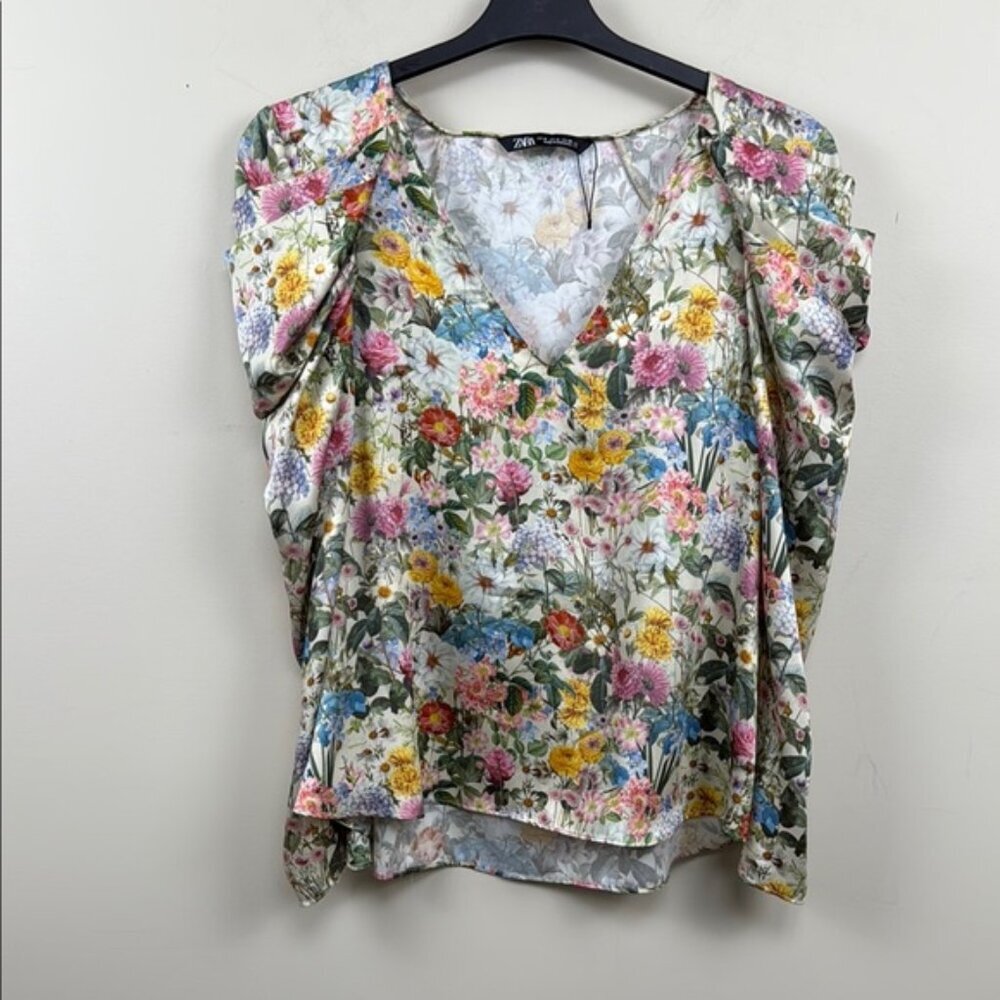 Zara V neck floral pull over satin blouse medium